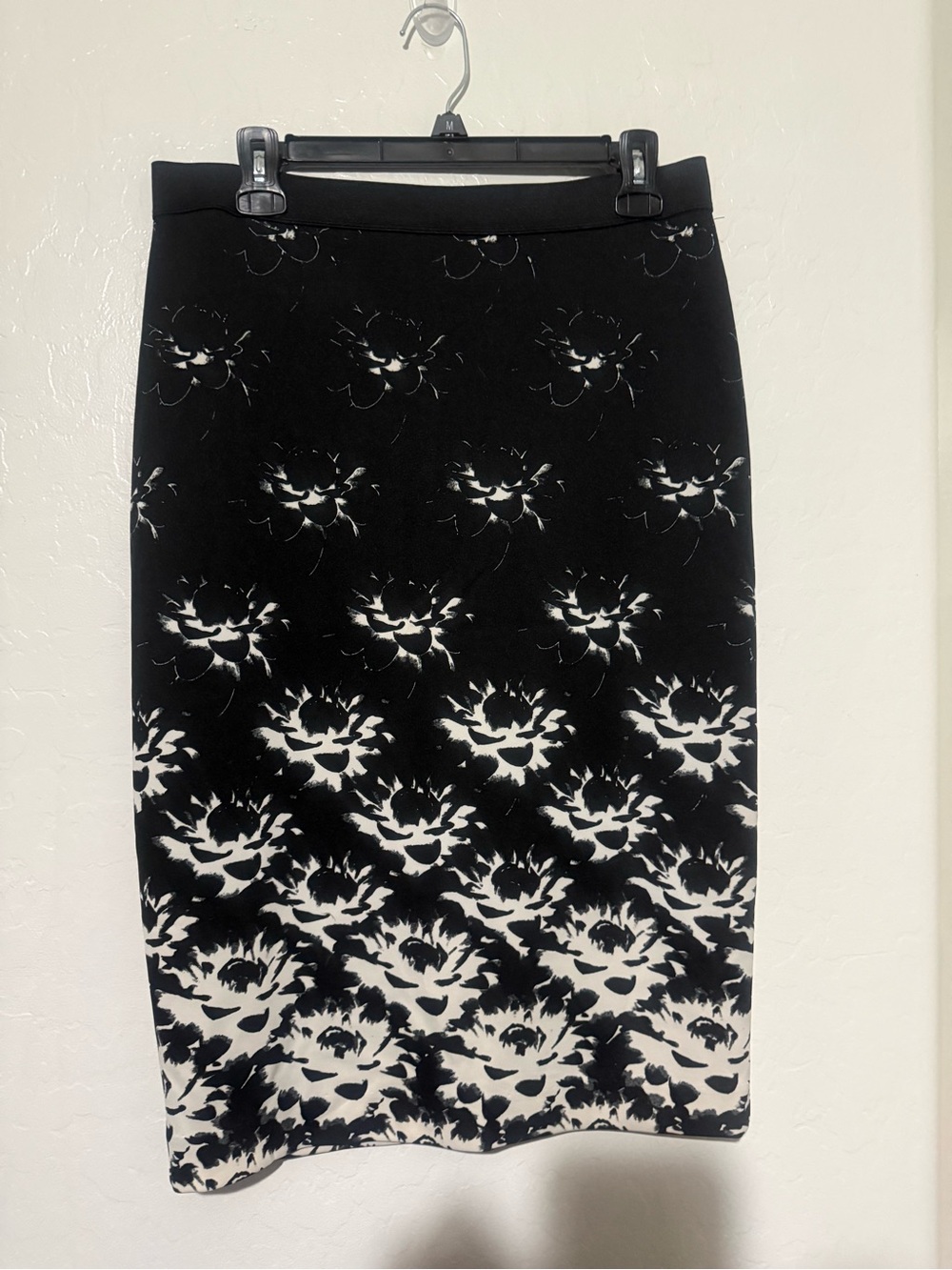 Alfani Black and White Floral-Gradient Pencil Skirt